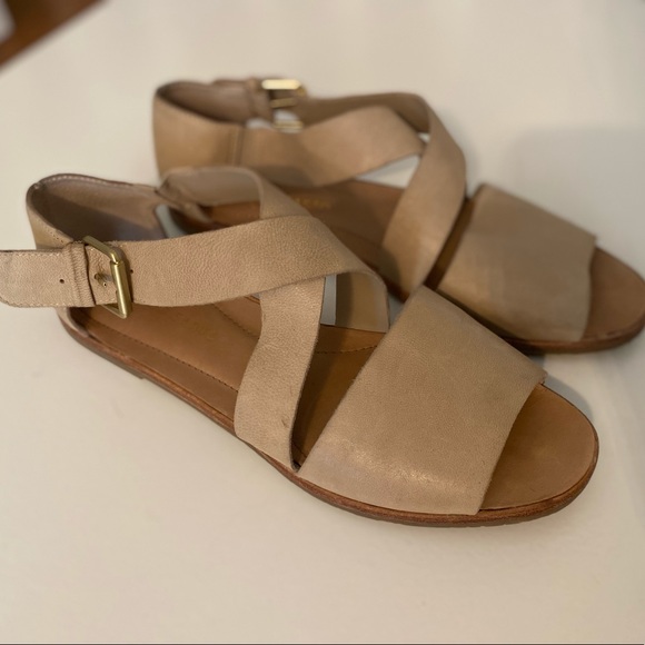 FRANCO SARTO tan leather flat sandals with ankle buckle. Size 7.5 - Picture 1 of 5